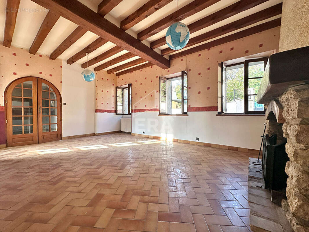 Maison à LORREZ-LE-BOCAGE-PREAUX