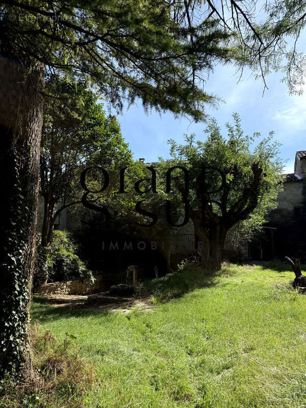 Maison à MONTAREN-ET-SAINT-MEDIERS