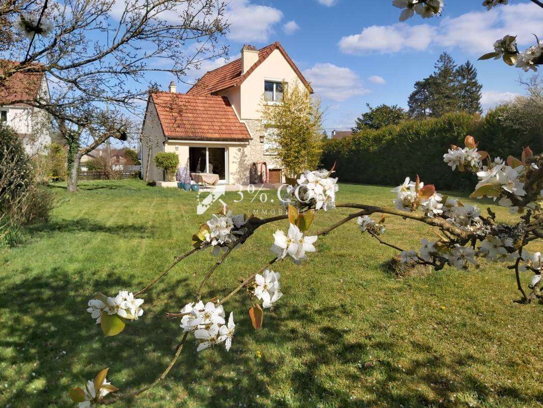 Maison à LA CHAPELLE-LA-REINE