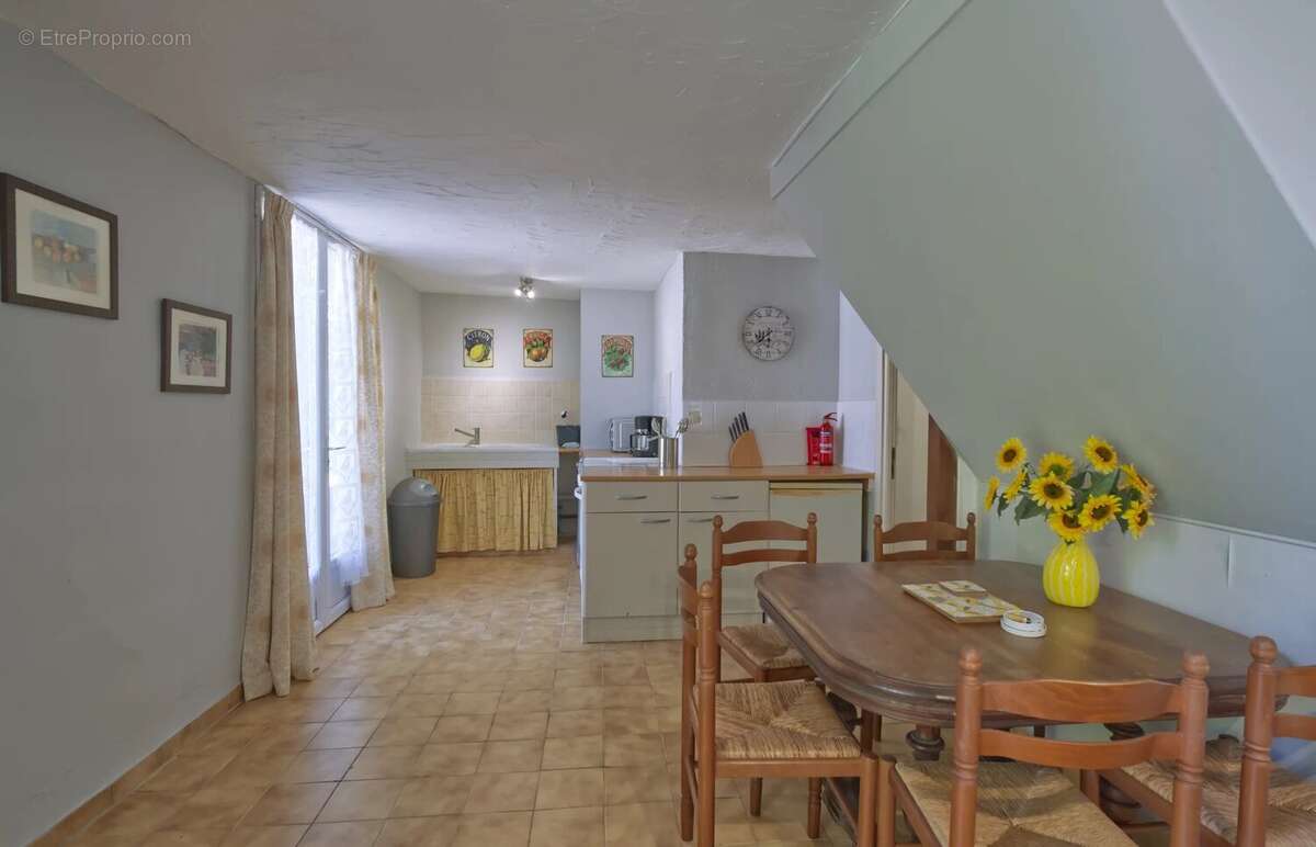 Complexe de gîtes avec une ferme de 3 chambres et 3 gîtes avec piscine chauffée - photo 9