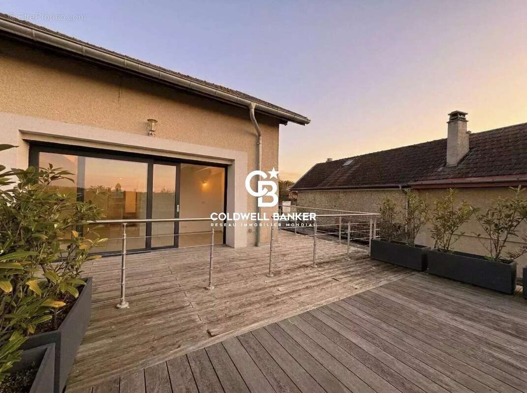 Appartement à CRANVES-SALES