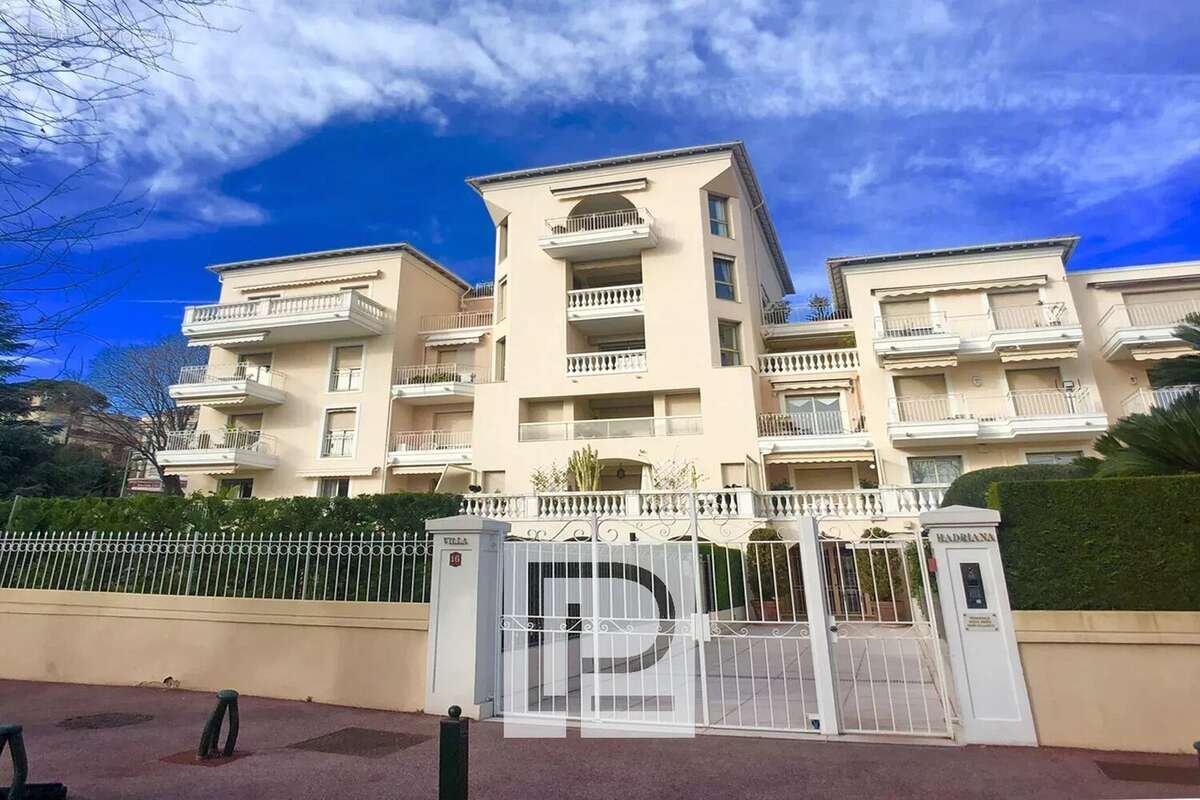 Appartement à LE CANNET