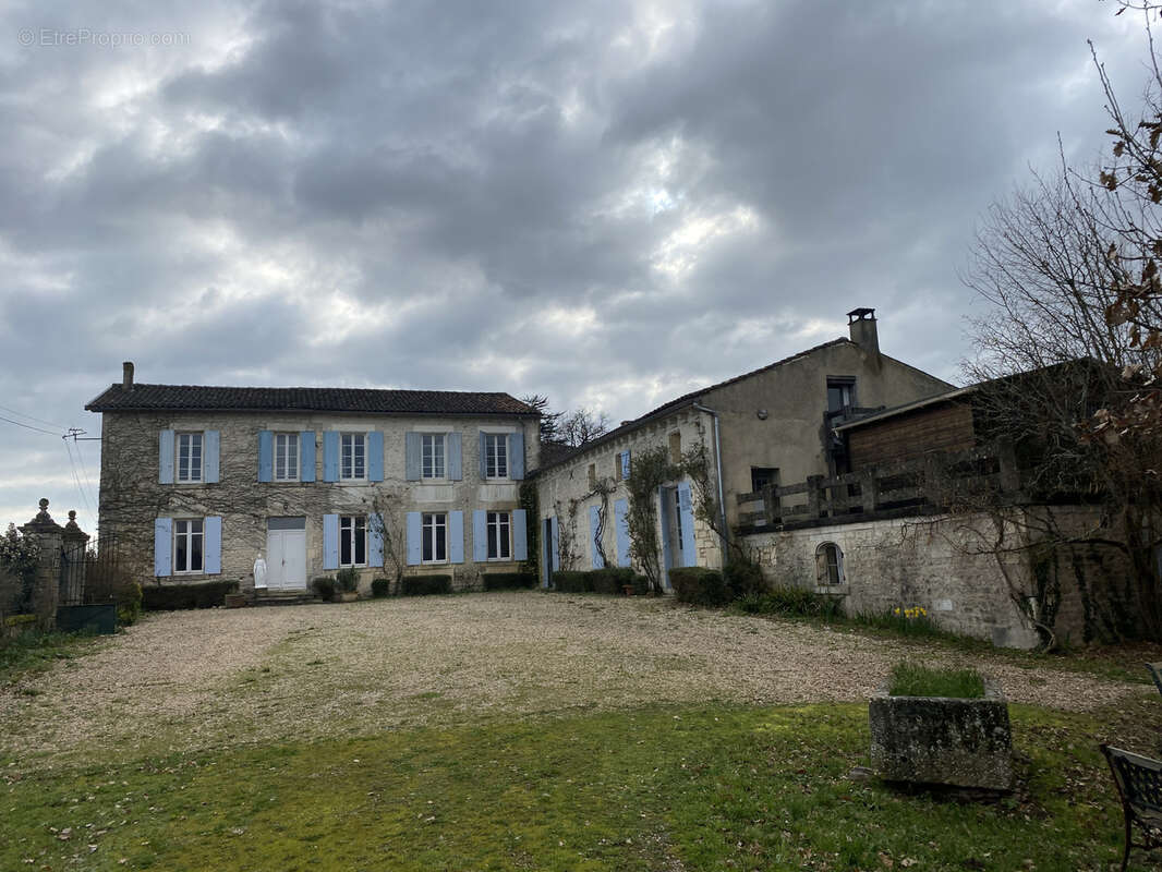 Maison à CHERVES-RICHEMONT