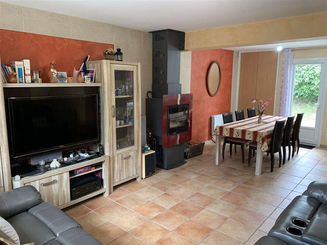 Maison à EXMES