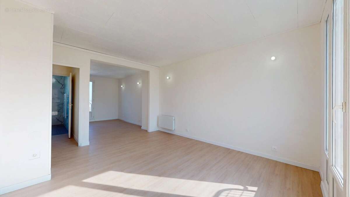 Appartement à CLICHY-SOUS-BOIS