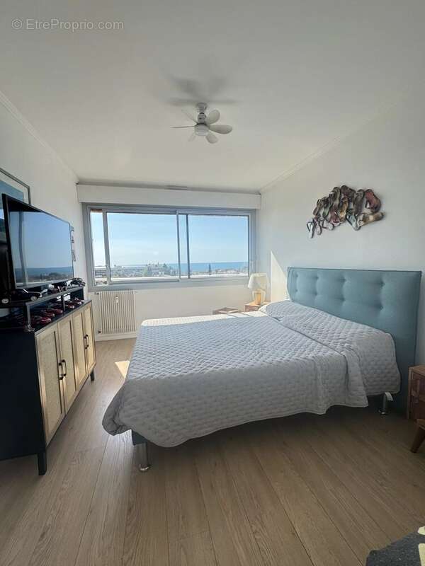 Appartement à VALLAURIS