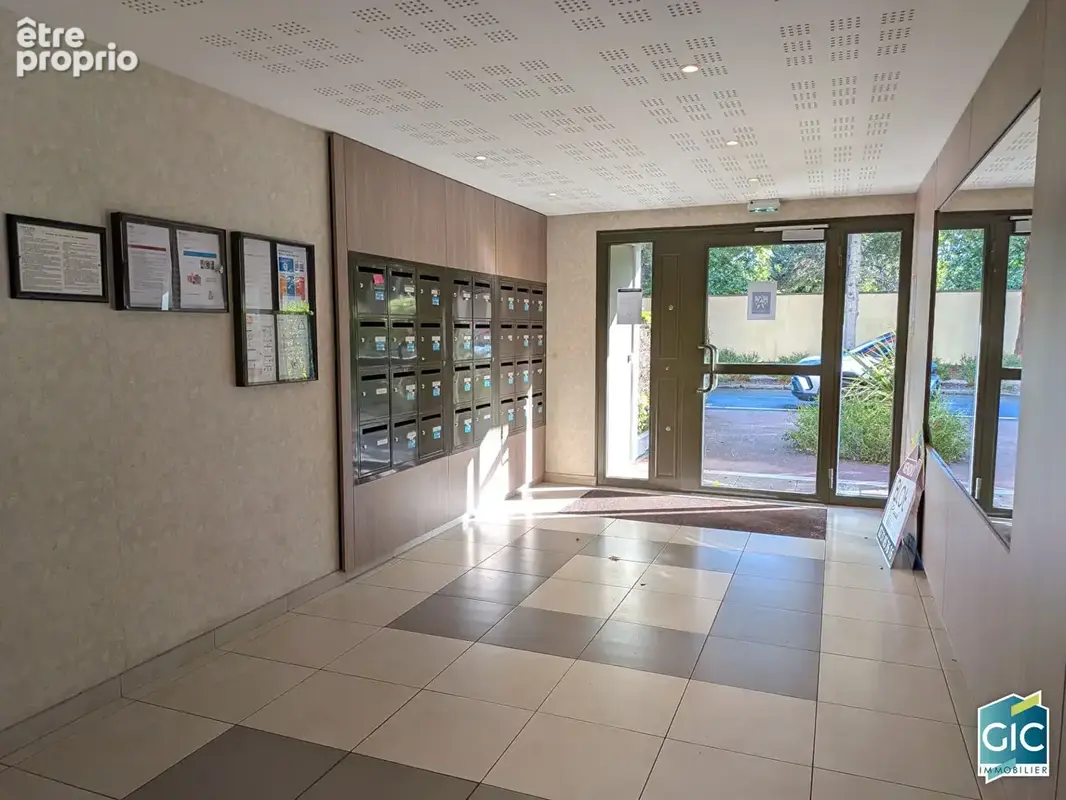 Caen Saint-Gilles- F4 de 86 m² avec terrasse et garage - photo 3