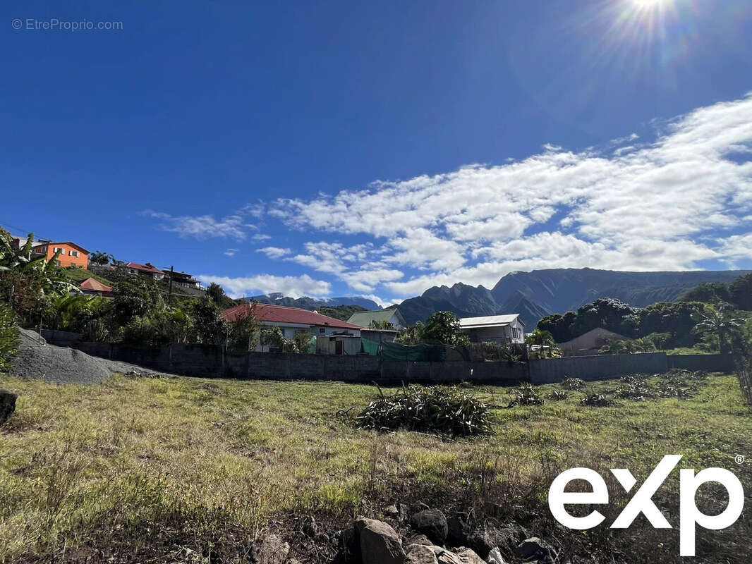 Terrain à ENTRE-DEUX