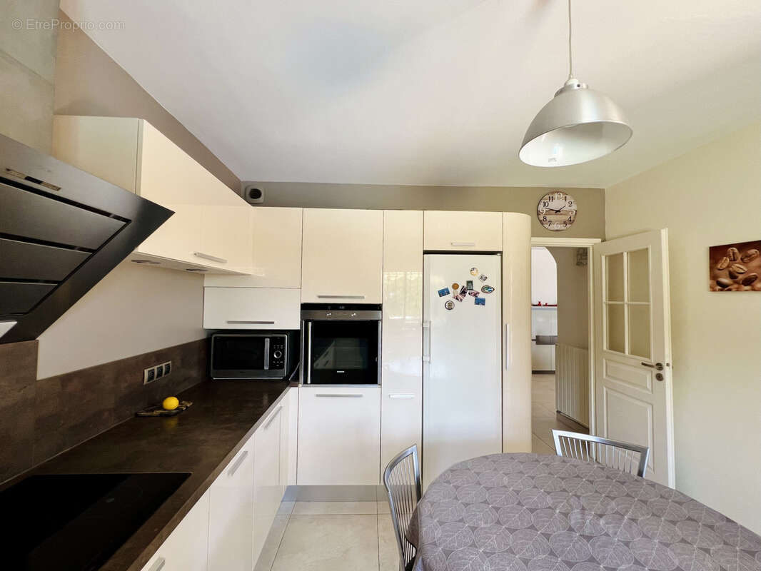 Maison à SAINT-LAURENT-DU-VAR