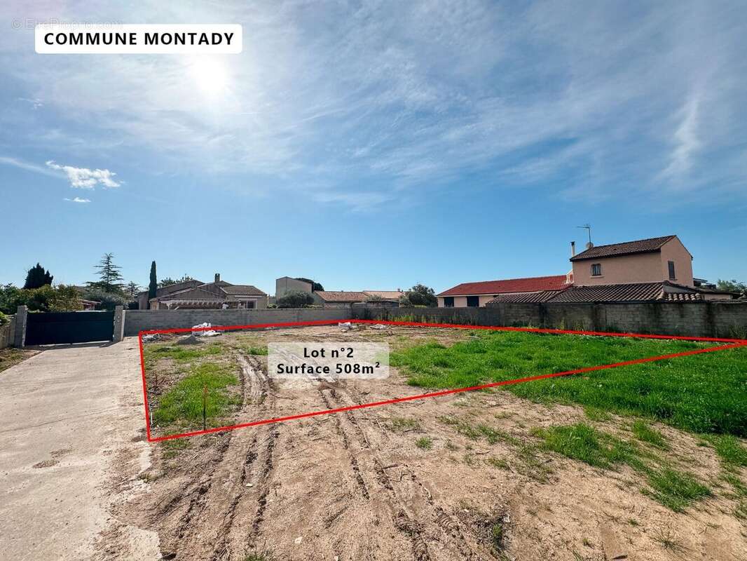 Terrain à MONTADY