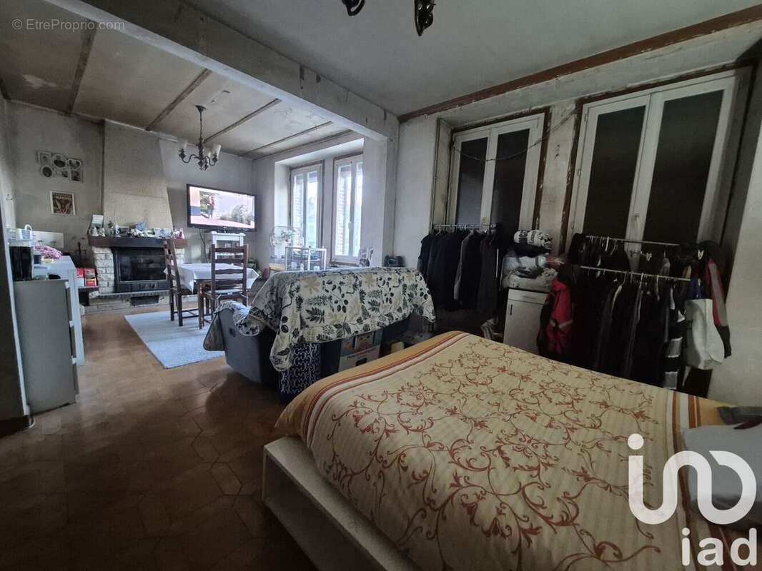 Photo 2 - Maison à MAIZIERES-LA-GRANDE-PAROISSE