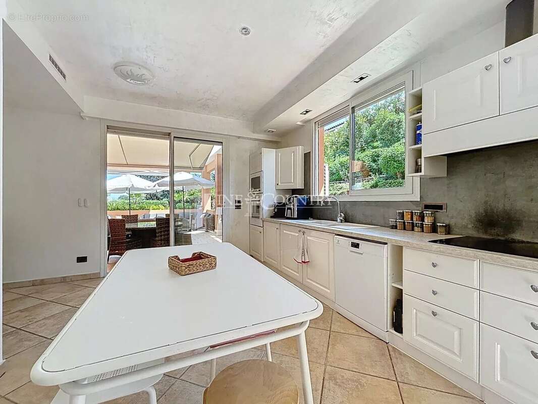 Maison à MANDELIEU-LA-NAPOULE