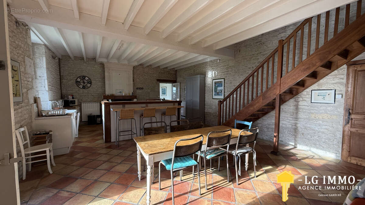 Maison à MORTAGNE-SUR-GIRONDE