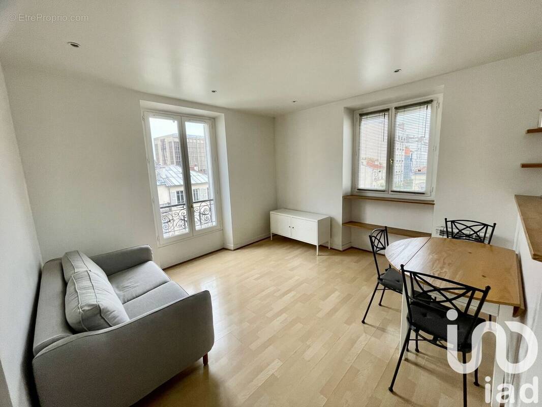 Photo 1 - Appartement à MONTROUGE