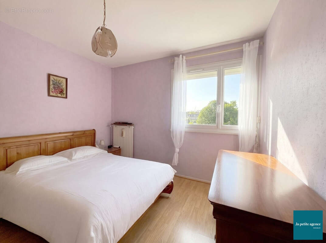 Appartement 85 m² à Caen  - photo 4