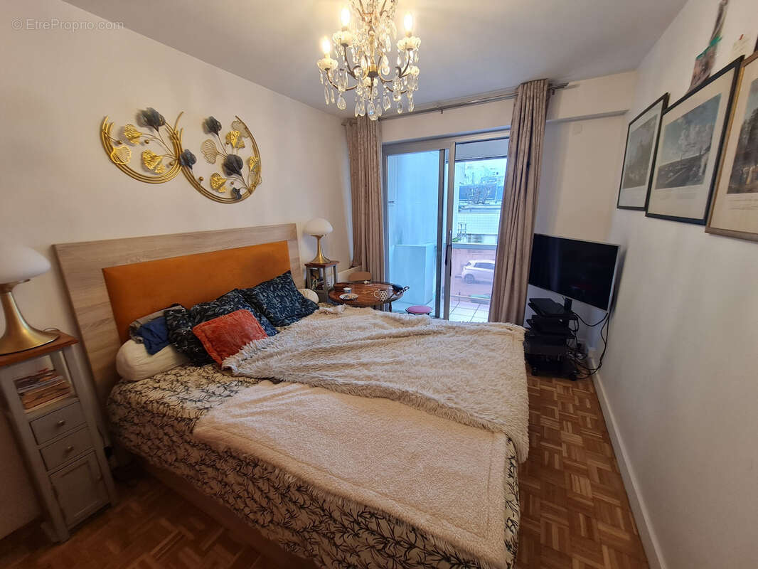 Appartement à PARIS-15E