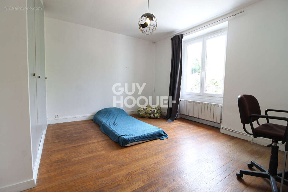 Maison à OZOUER-LE-VOULGIS