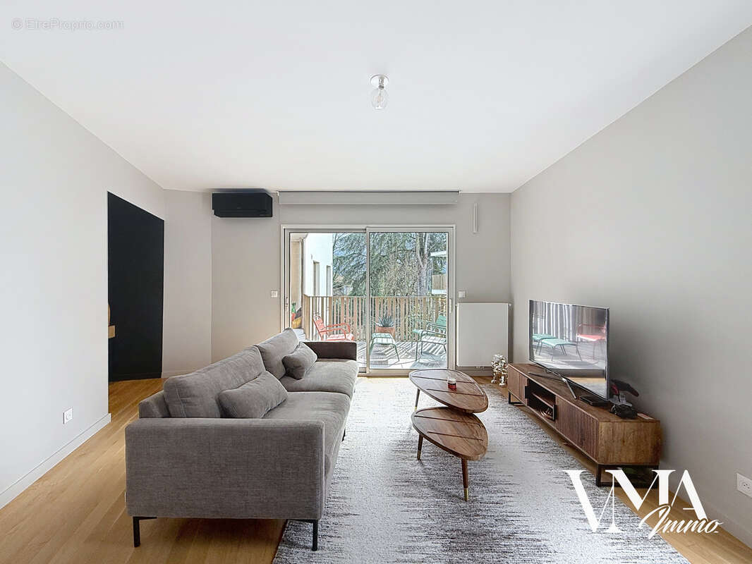 Appartement à COLLONGES-AU-MONT-D'OR