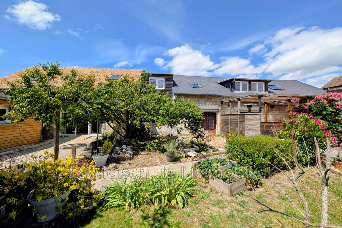 Maison à CRIQUEBEUF-SUR-SEINE