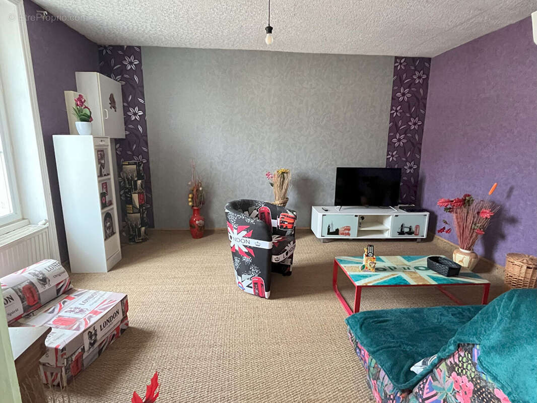 Maison à SAINT-JEAN-DE-SAUVES