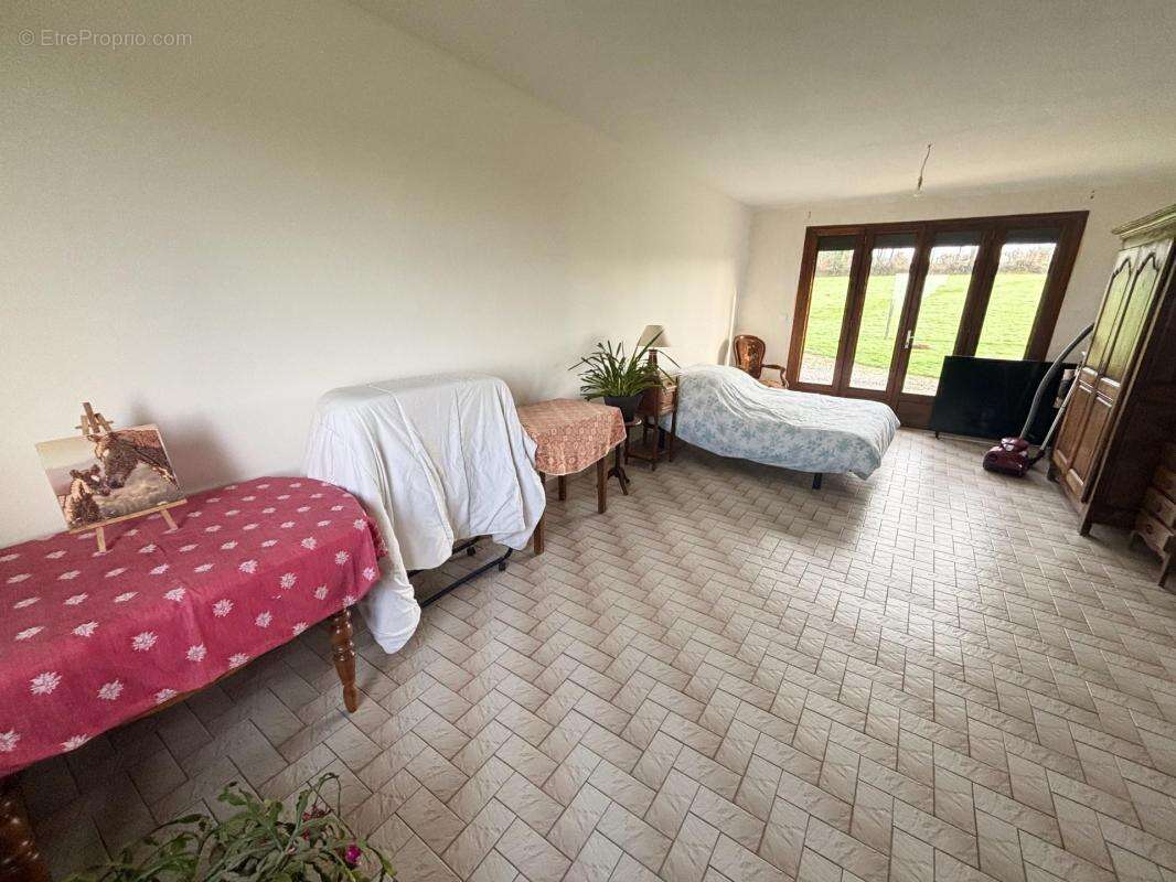 Maison à LE MESNIL-OZENNE