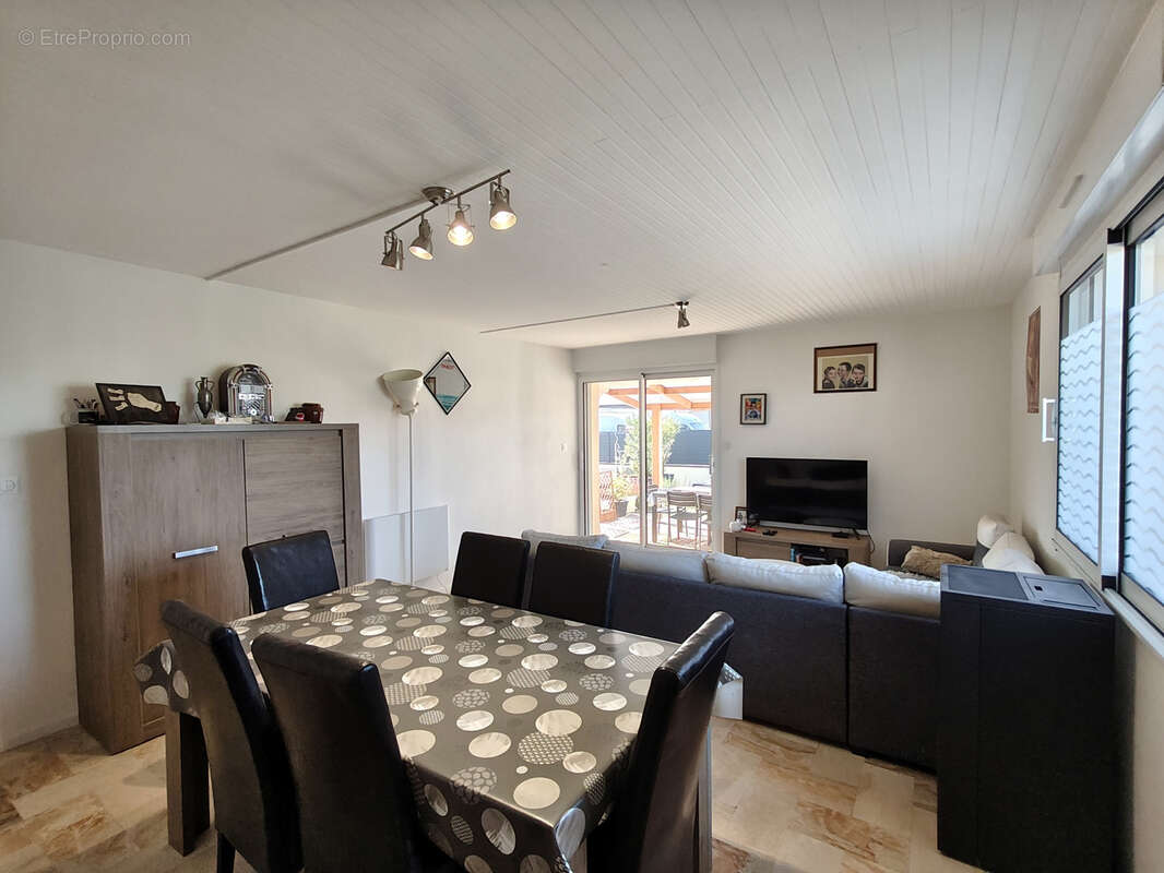 Coup de cœur à Saint-Romain-de-Jalionas   Maison avec fort potentiel - photo 9