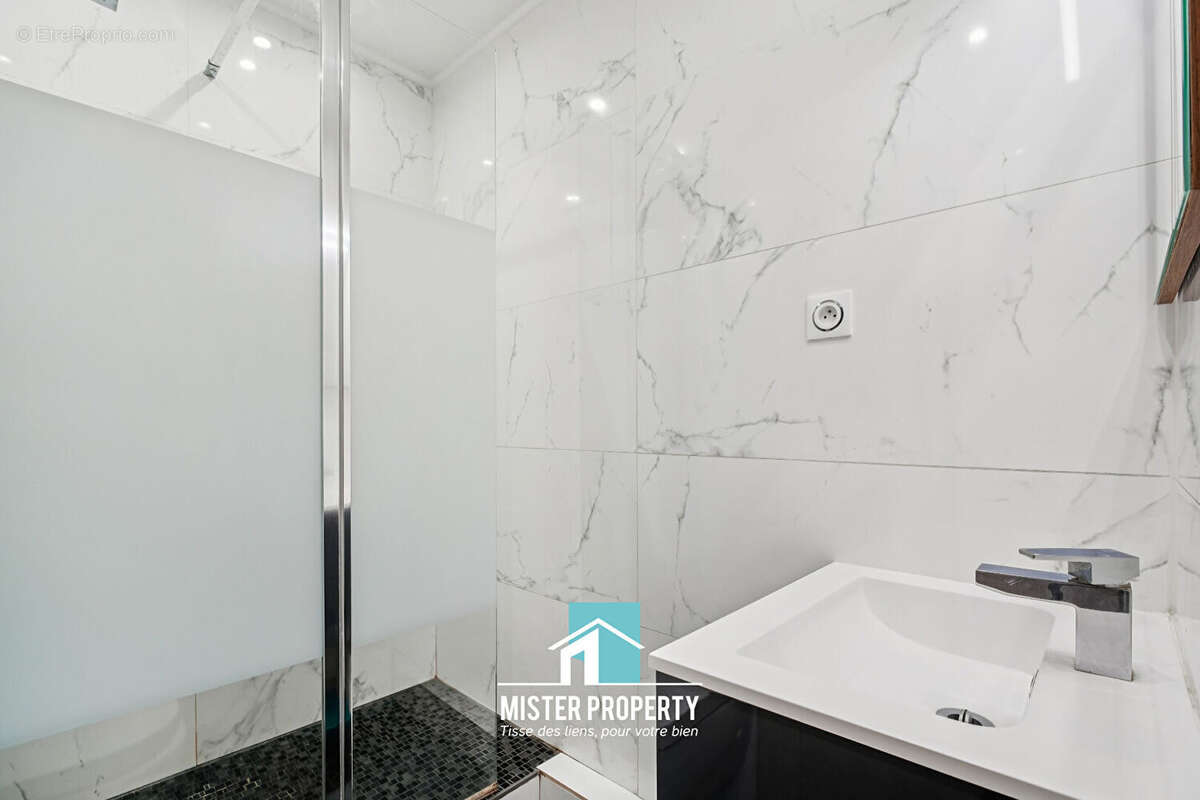 Appartement à LEVALLOIS-PERRET