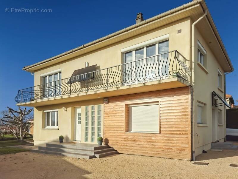 Maison à COURNON-D'AUVERGNE
