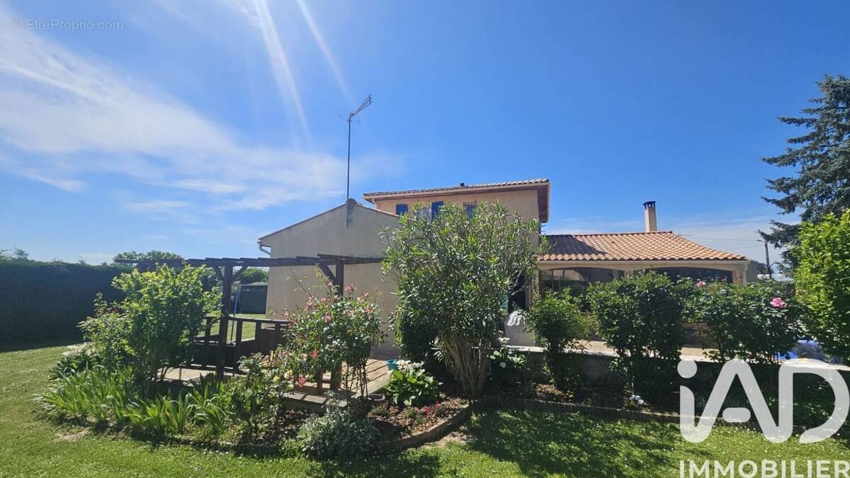 Photo 1 - Maison à LE DOUHET