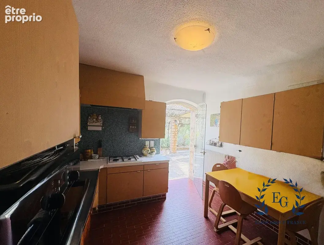 Maison 8 pièces 190 m² à vendre à Entrecasteaux (83570) - photo 6