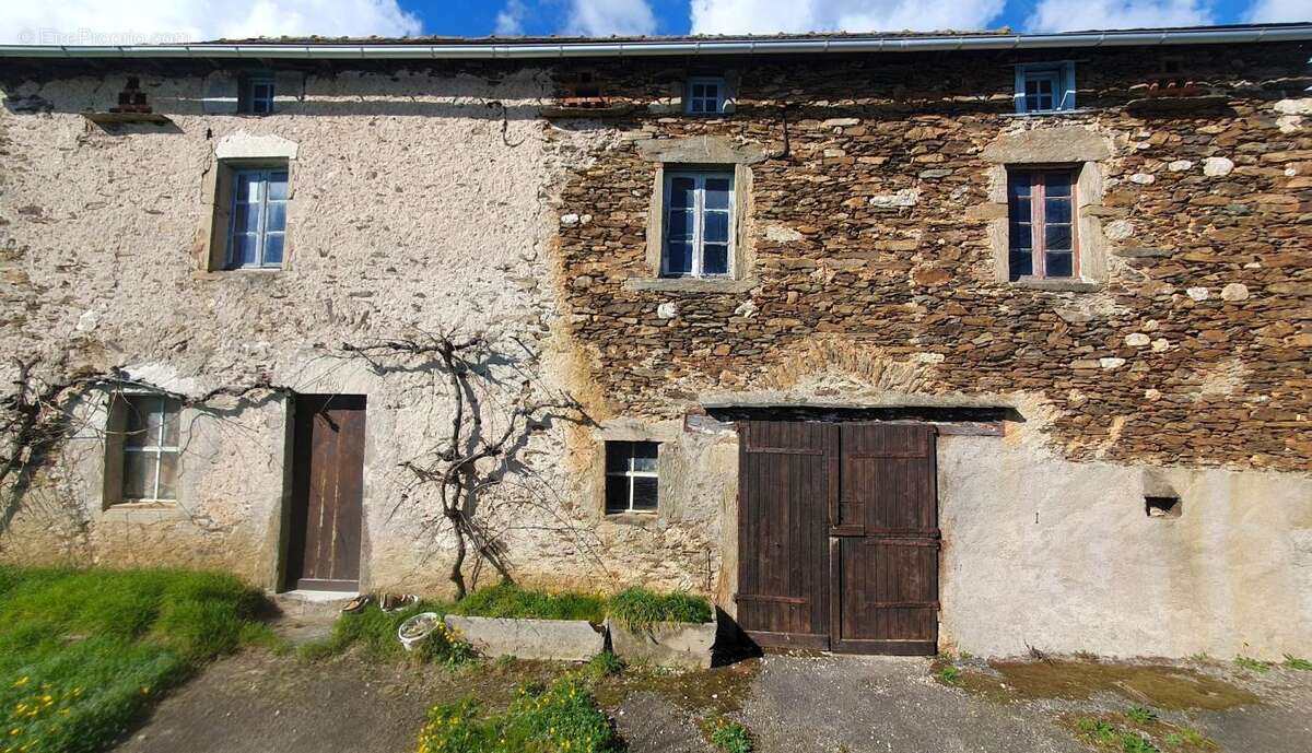 Maison à LA SALVETAT-PEYRALES