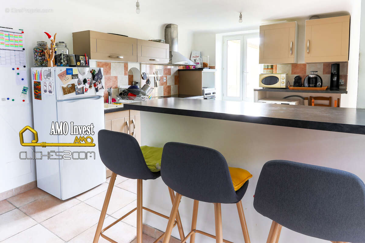 Appartement à ENTRAIGUES-SUR-LA-SORGUE