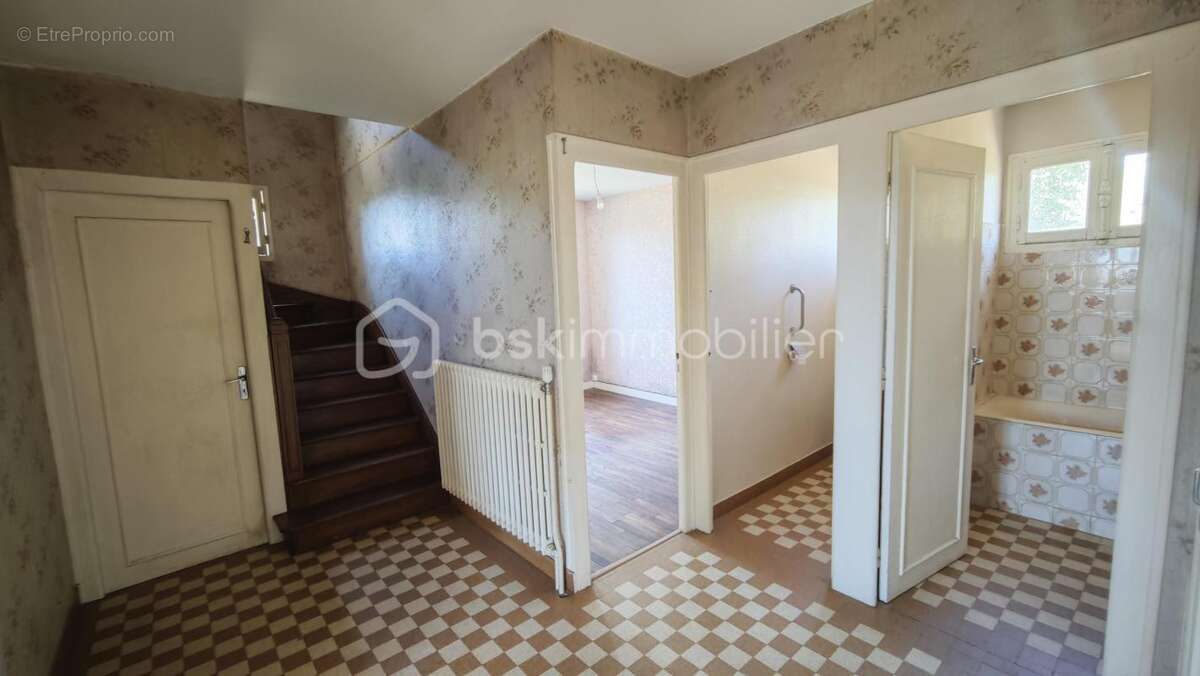 Maison 97 m² 4 pieces avec terrain constructible de 2 305 m² et garage double - photo 7
