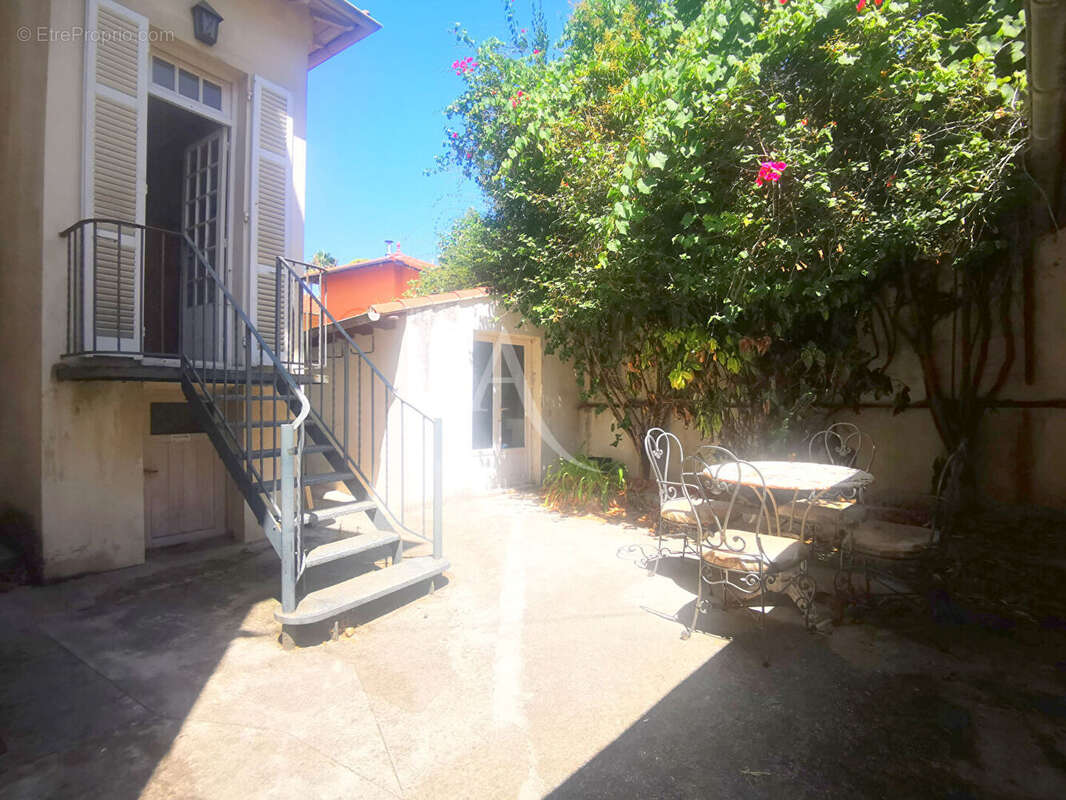 Saint maurice : superbe villa belle epoque - photo 8