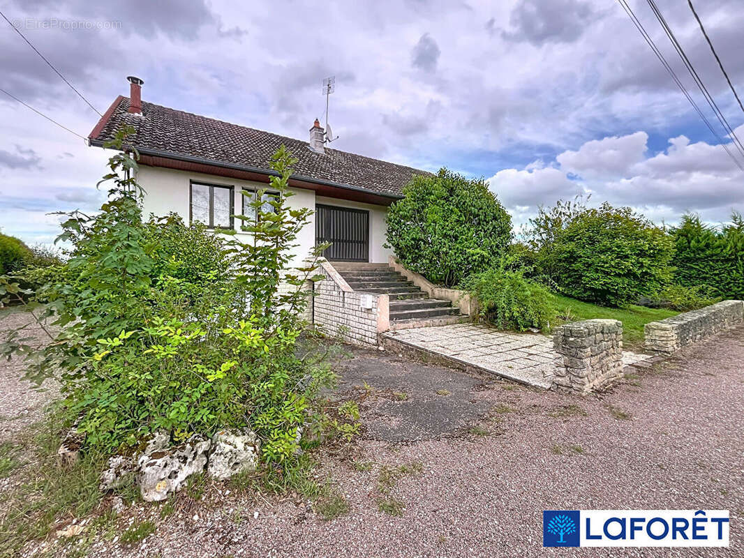 Maison à SAULX-LE-DUC