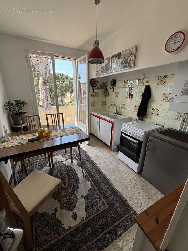 Investissement !! Appartement T3 loué avec balcons, parking dans résidence avec ascenseur - photo 2