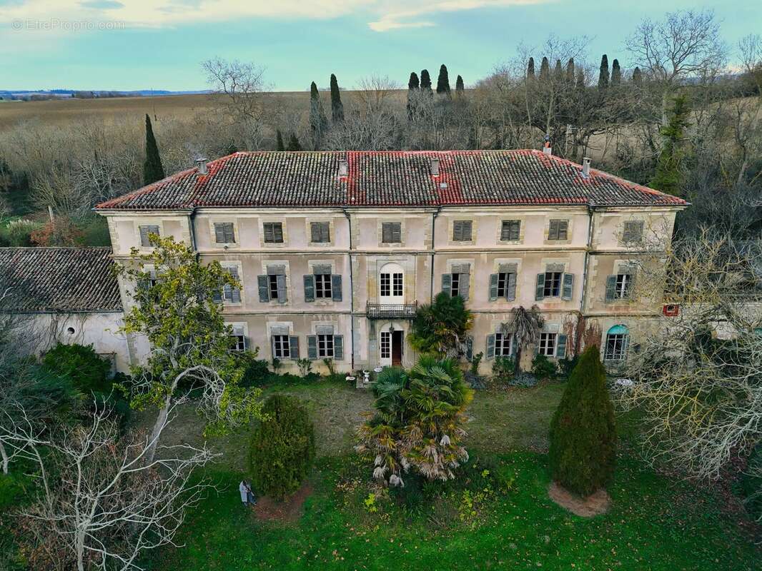 Château du XVIe siècle  avec 5,7 ha le long du Canal du Midi - photo 17