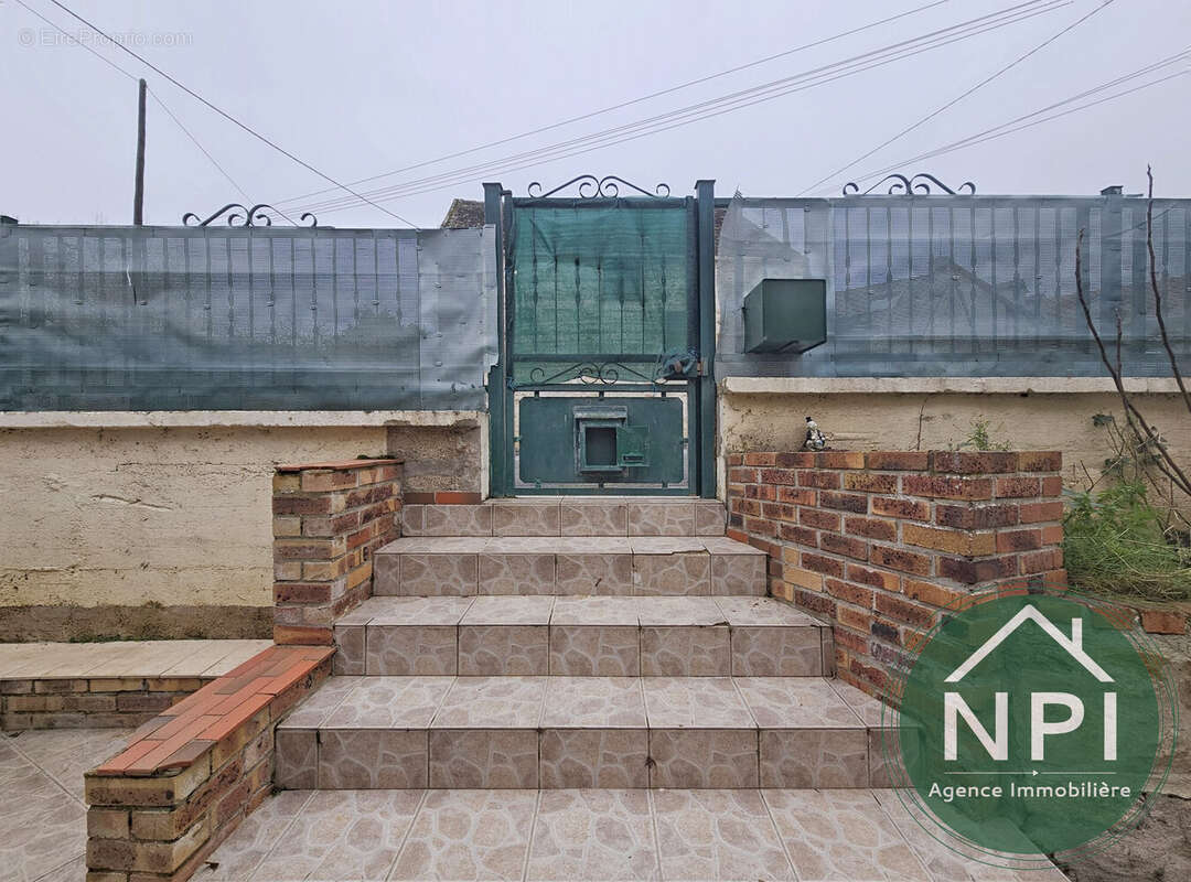 Maison à VAUX-LE-PENIL