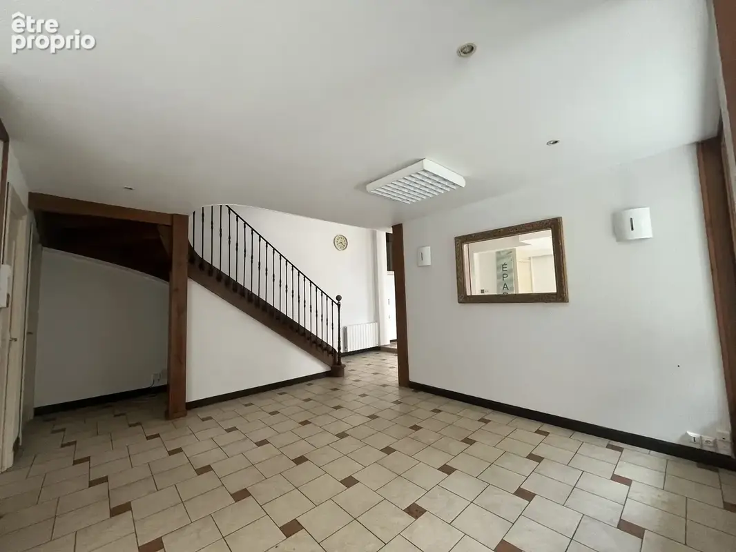 Commerce 176 m² à Saint-Flour  - photo 6