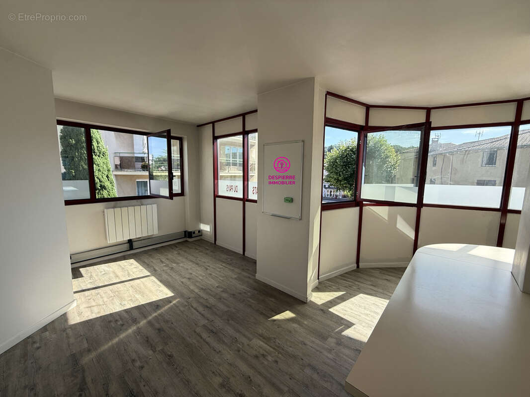 PEAGE DE ROUSSILLON, proche centre ville, appartement 81m2  1er étage avec ascenseur, place parking privative - photo 2