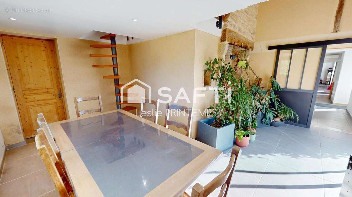 Maison 186 m² à Coulonges-Sur-L'autize  - photo 6