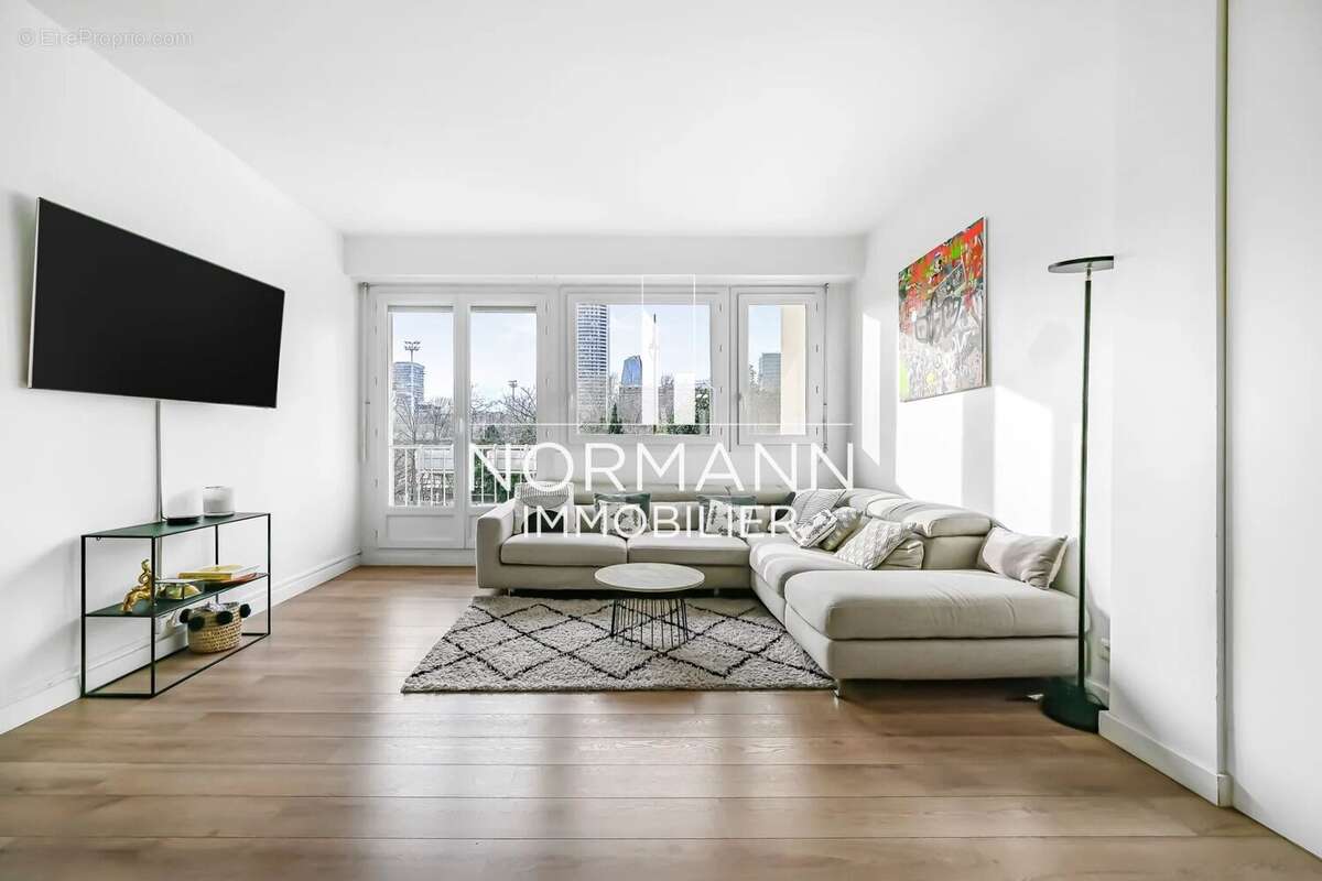 Appartement à NEUILLY-SUR-SEINE