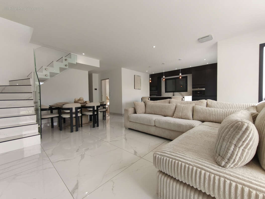 Vend villa t4 avec piscine et garage - photo 3