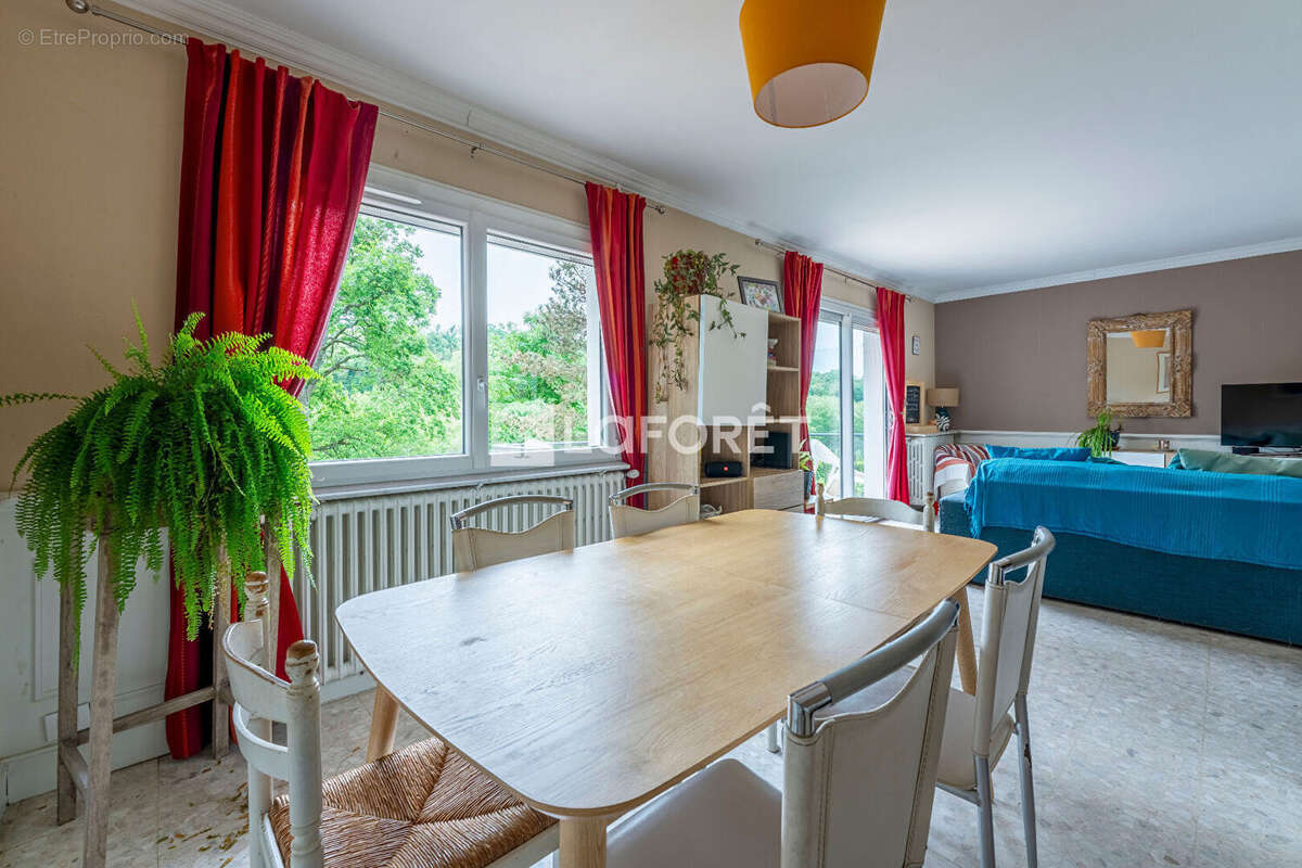 Maison à SAINT-GERMAIN-SUR-L&#039;ARBRESLE