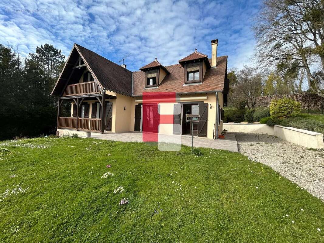 Maison à SAINT-PHAL