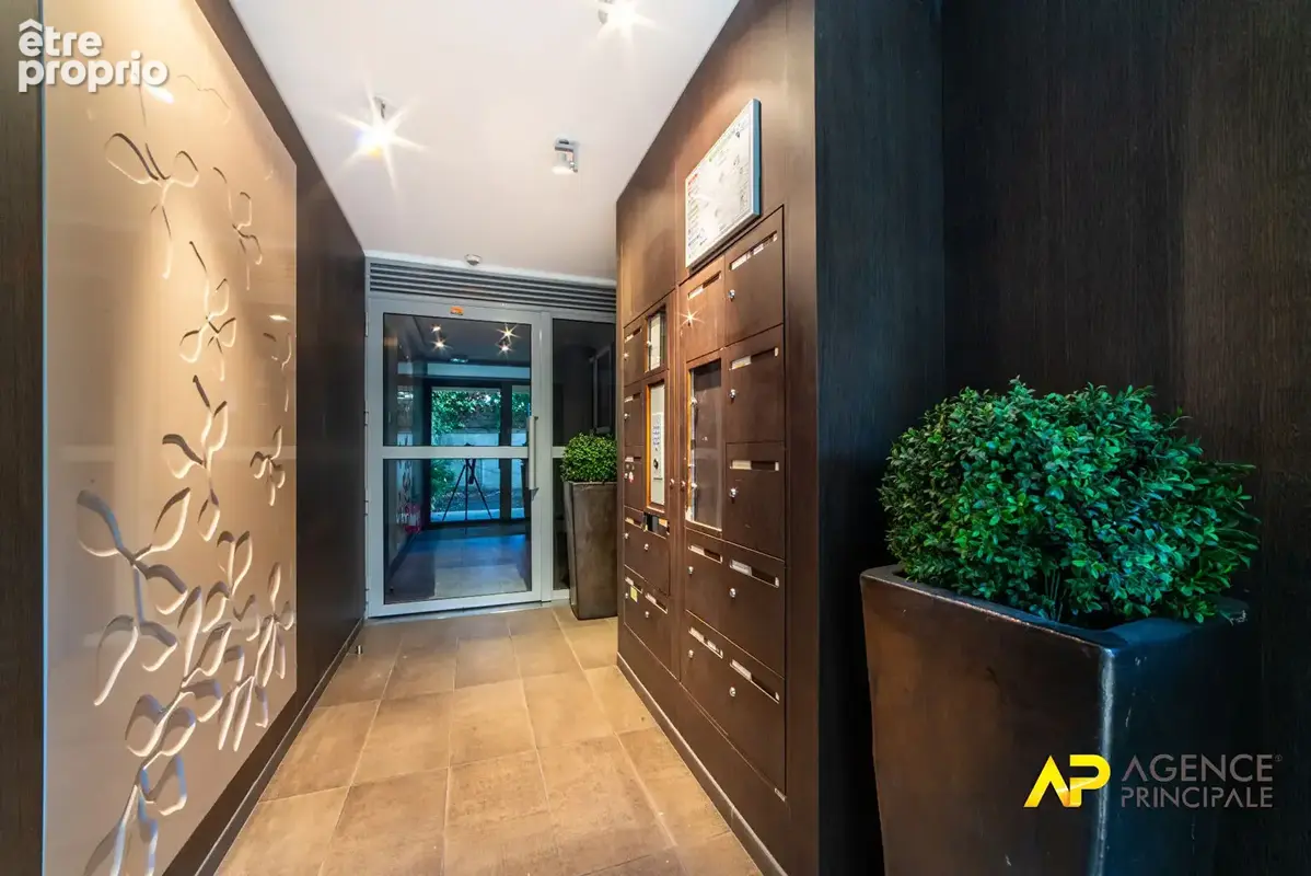 Exclusivité à La Garenne-Colombes : Superbe appartement 5 pièces au dernier étage avec parking et cave - photo 13