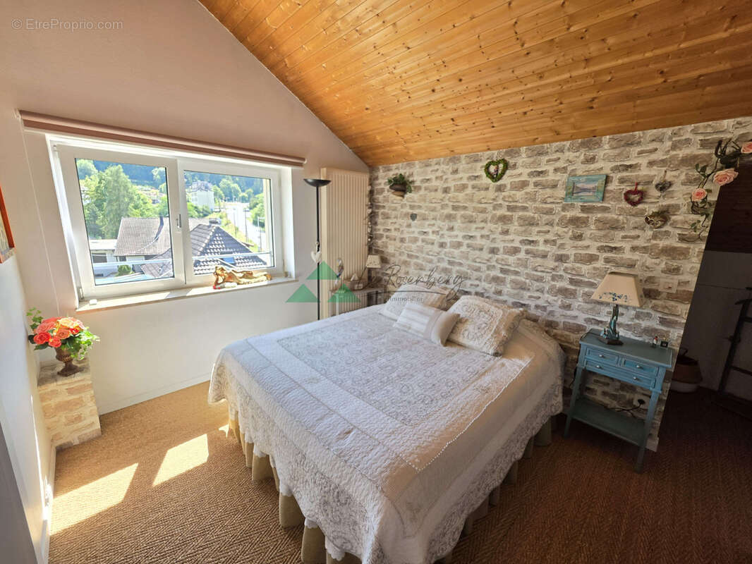 Maison au pied du château 5 pièces - photo 12