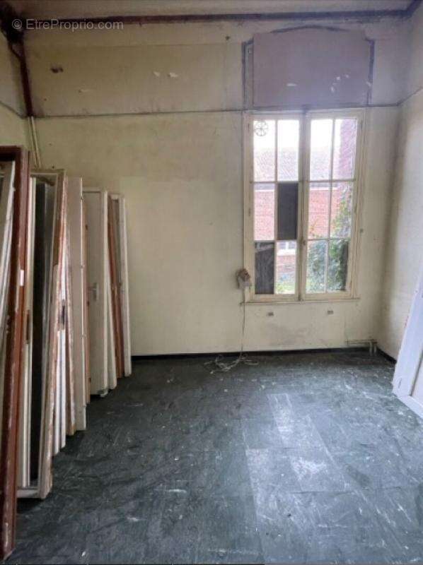 Ensemble  immobilier exceptionnel  pour investisseurs  ou bailleurs sociaux .Terrain  7159m2 Surface hab:1883m2 - photo 7
