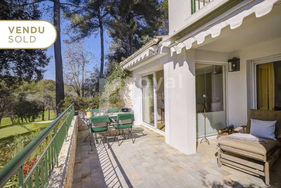 Maison à MOUGINS