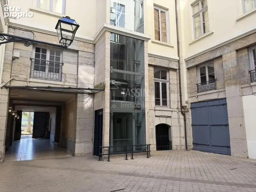 Lyon 2 Quai du Rhône  -  Appartement bourgeois à rénover - photo 7